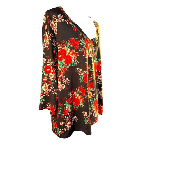 Pioneer Woman Black Tunic with Red Floral Design Women Size Medium - Picture 2 of 10